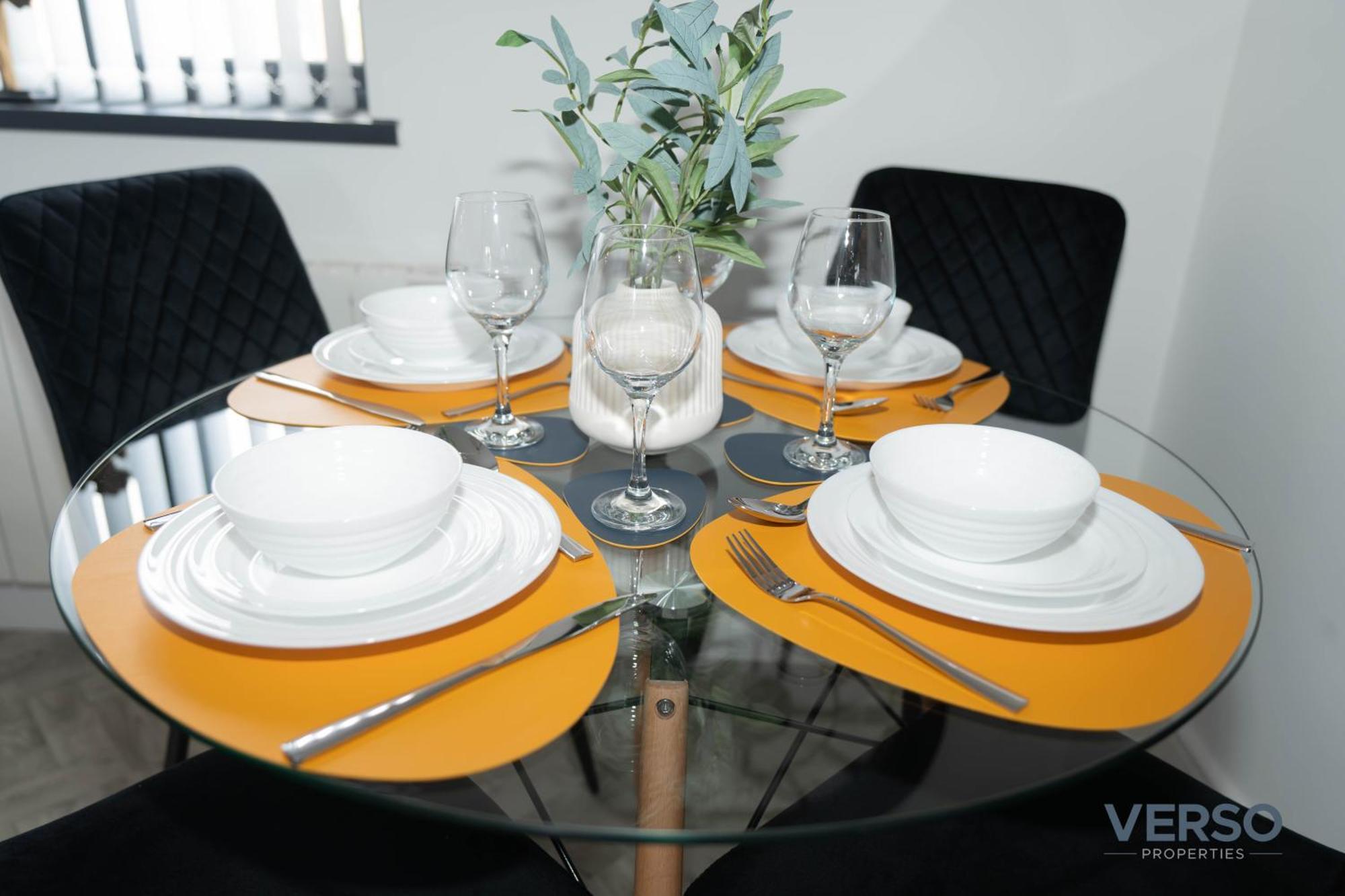 New 5 X Luxury In Derby, Ideal For Individuals, Couples, Business Or Corporate Guests, Close To Rolls Royce, Donington Park, East Midlands Airport * Derby