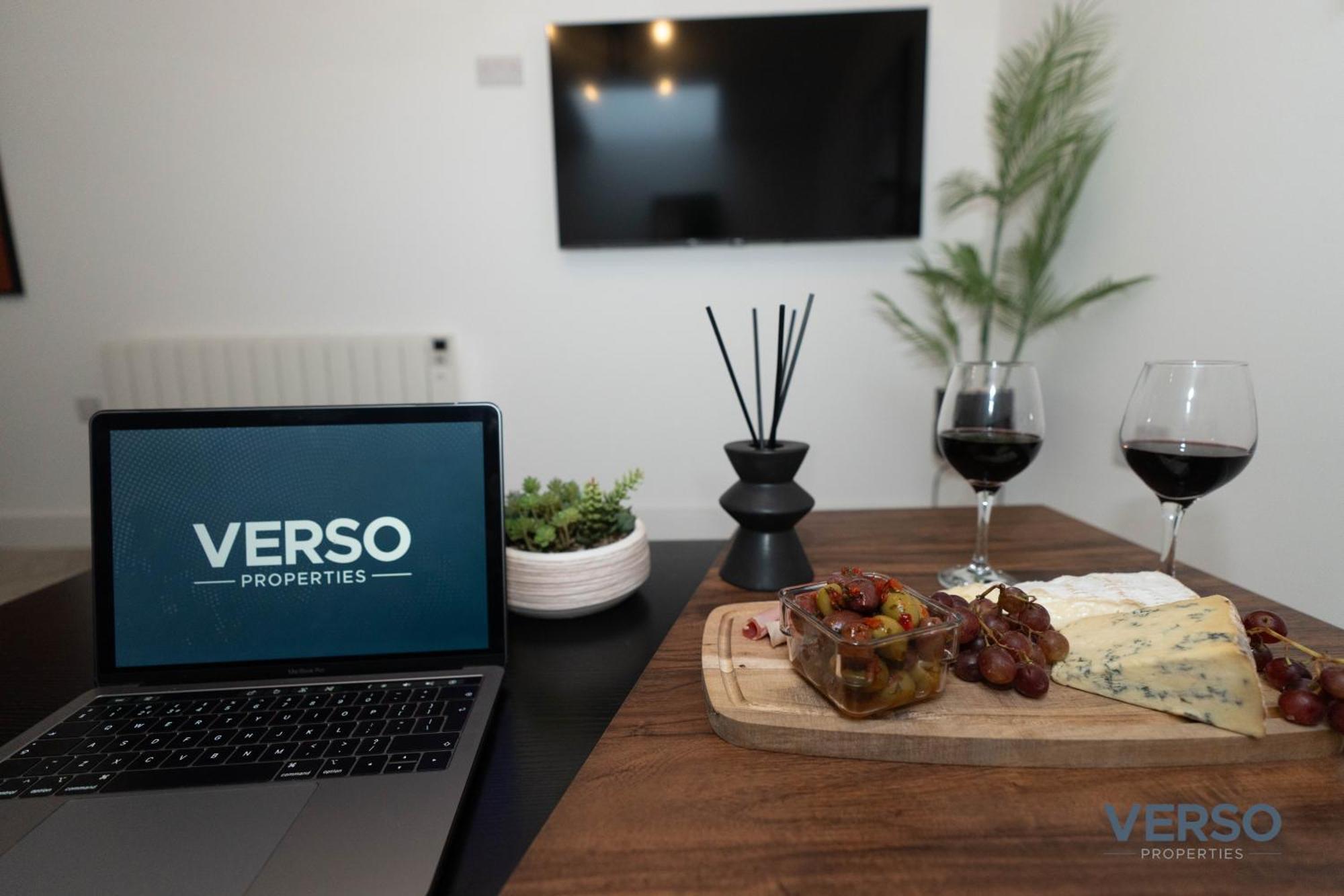 New 5 X Luxury In Derby, Ideal For Individuals, Couples, Business Or Corporate Guests, Close To Rolls Royce, Donington Park, East Midlands Airport * Derby